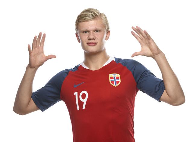 记者：德容因个人事务缺席对阵阿拉维斯的比赛（记者：德容因私事无缘与阿拉维斯之战）