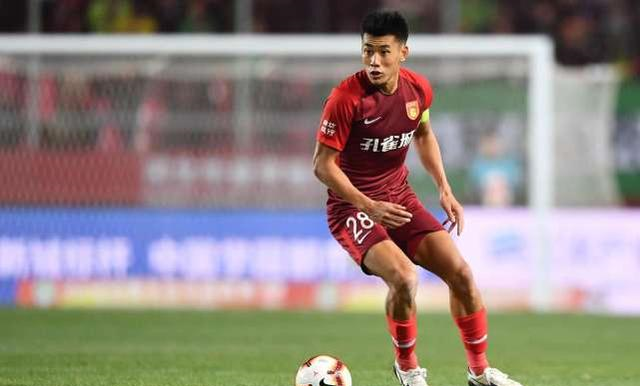 跟队：布伦特福德和桑德兰有意圣地亚哥，但球员想在米兰立足（队记：布伦特福德、桑德兰有意圣地亚哥，球员更愿留米兰争取立足）