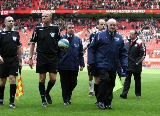 篮球湖人球员训练中展现惊人弹跳（湖人球员训练中上演惊人弹跳）