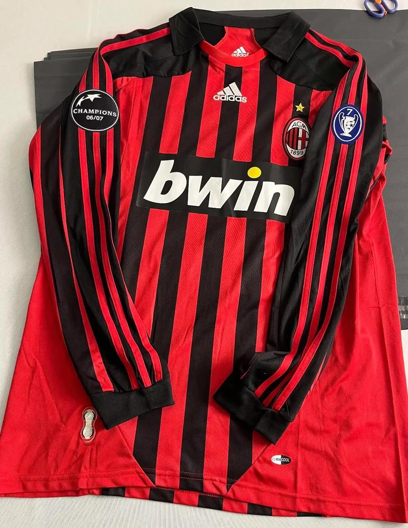 莱奥：阿莱格里对我没有太多具体要求，只是让我保持自由发挥（莱奥：阿莱格里没有过多具体要求，更鼓励我自由发挥）